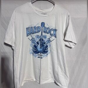 Hard Rock Cafe graphic tshirt Blue and white Size XL